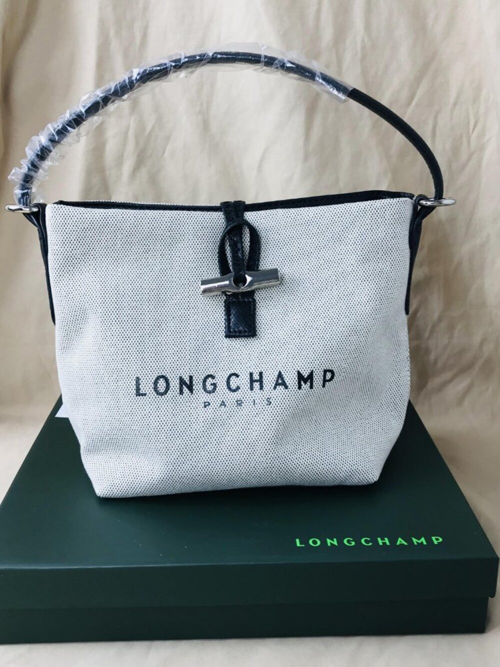 NWT Longchamp Essential Toile Bucket Bag - Picture 2 of 10